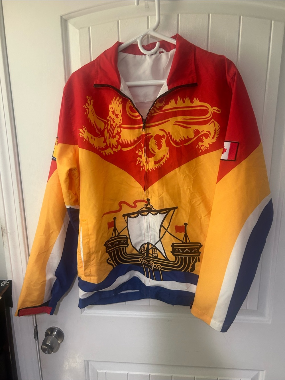 This is a windbreaker patented after the flag of New Brunswick Canada